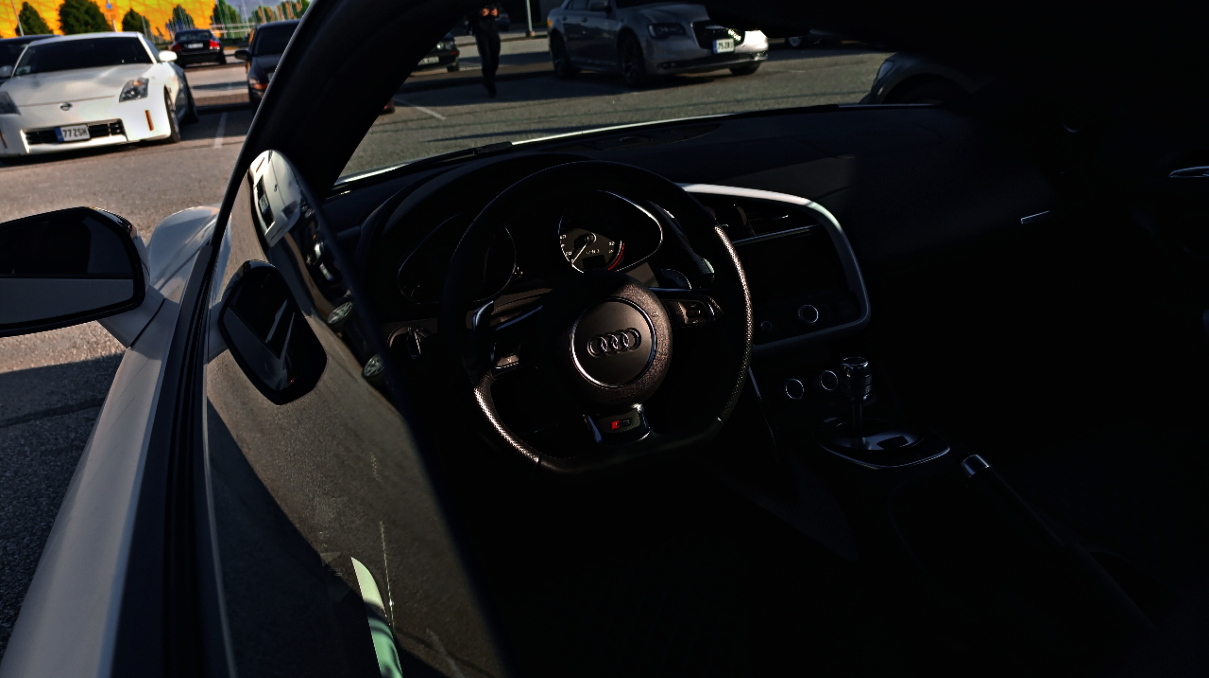 Car photo 4